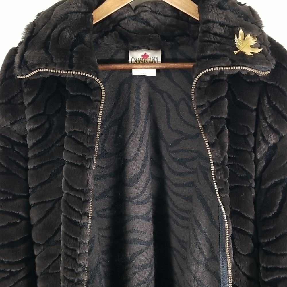 Vintage 80's Women's Coat Faux Fur Zipped Gold Tone Maple Leaf Brooch - Picture 10 of 10